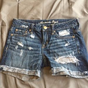 Cute ripped denim shorts.